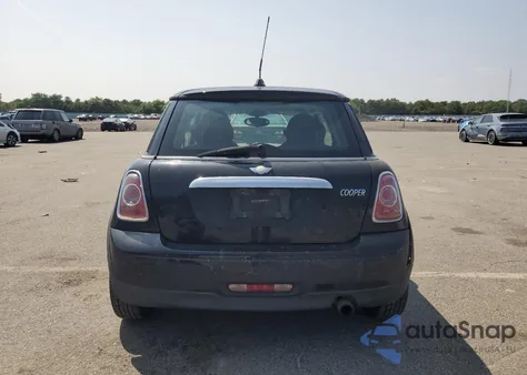 2013 Mini Cooper z USA, uszkodzony, nr VIN WMWSU3C55DT372697
